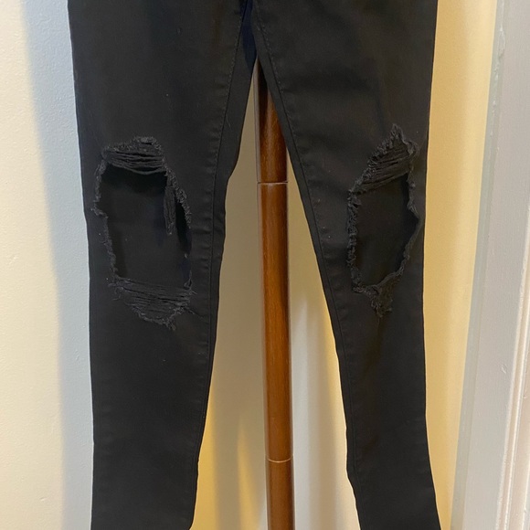Levi’s Distressed Skinny Jeans - Picture 4 of 7